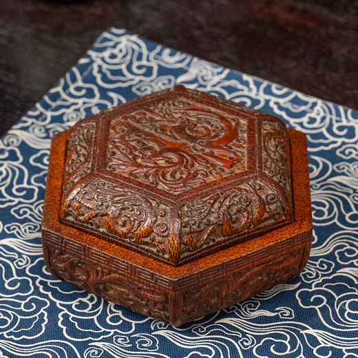 清 竹雕螭凤纹六角盖盒 商品图1