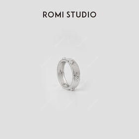 ROMI STUDIO 铜合金戒指 “意式美学”宫廷复古拉丝戒指24SSS056