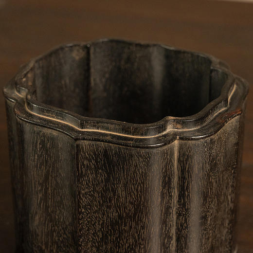 二十世纪  紫檀龙纹花口盖罐 商品图3