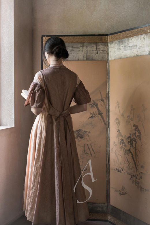 Phaedo  赭石拼色花苞袖收腰连衣裙 商品图3