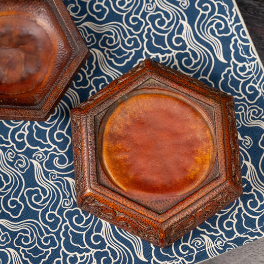 清 竹雕螭凤纹六角盖盒 商品图3