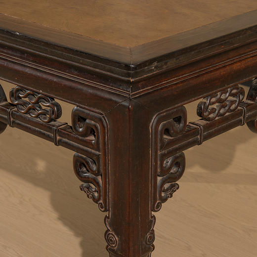 清中期 红木镶楠木面拱璧纹八仙桌 商品图2