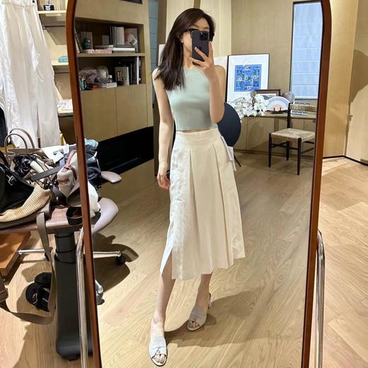 ROMI STUDIO“随手穿”系列法式圆领修身细坑条灰绿色吊带背心M3714 商品图0