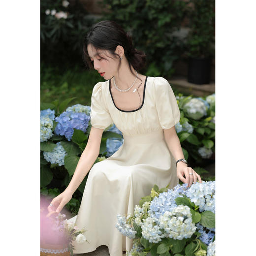 鹿向南 小个子「云上香草」法式方领连衣裙2024新款收腰气质中长裙女 商品图3