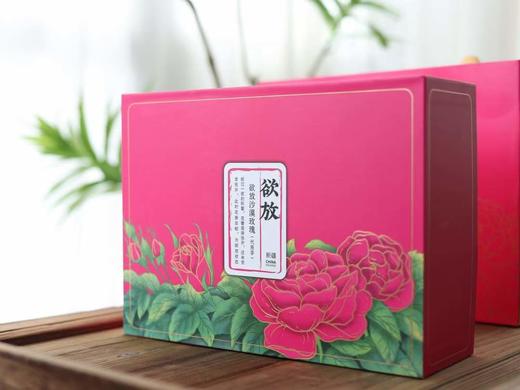 套餐二 云南核桃油500ml*2/盒＋新疆和田大马士革玫瑰30g*2/盒＋沂蒙山小米5斤礼盒装 商品图1