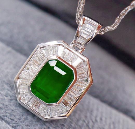 1.08ct 祖母绿吊坠 商品图0