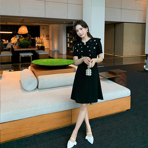 [奢姿轻奢系列]大码女装2024夏季钉珠连衣裙胖妹妹蝴蝶V领裙子8942890141 商品图2