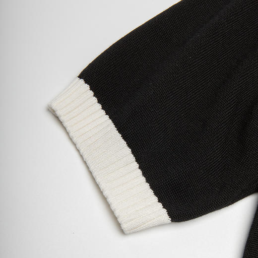 ROMI STUDIO“复古优雅”透气柔软 黑白撞色V领针织短袖T恤 M3759 商品图2