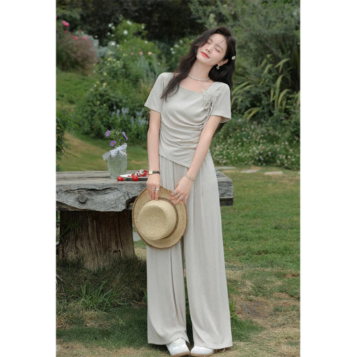 鹿向南 小个子「灰夜迷迭」法式不规则T恤套装夏季上衣休闲裤两件套 商品图2