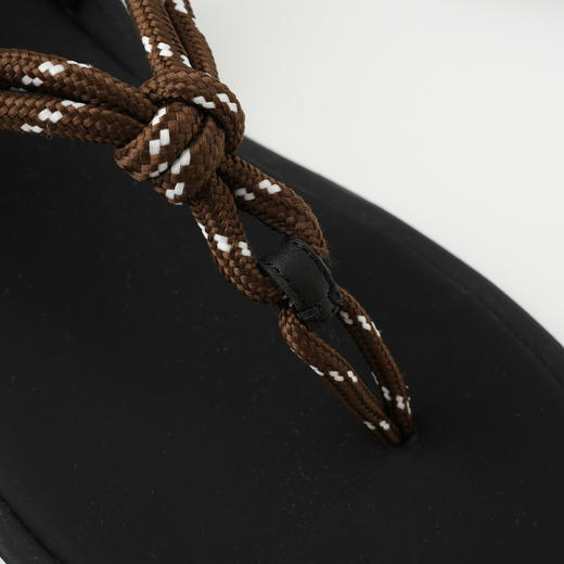 ROMI STUDIO“时髦态度”牛皮拼接绑带平底夹脚人字拖凉鞋 24SSS087 商品图3