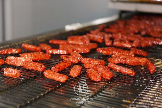 优选丨【米惦炭烤鸡肉条】简直是发现新大陆！ ✅健康鸡肉｜天然鱼露锁鲜 ✅健康鸡肉｜天然鱼露锁鲜 ✅传统炭烤工艺，焦香扑鼻！ ✅香辣孜然口味，有嚼劲！ 商品图12