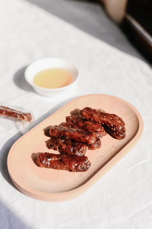 优选丨【米惦炭烤鸡肉条】简直是发现新大陆！ ✅健康鸡肉｜天然鱼露锁鲜 ✅健康鸡肉｜天然鱼露锁鲜 ✅传统炭烤工艺，焦香扑鼻！ ✅香辣孜然口味，有嚼劲！ 商品图13