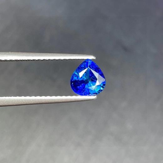 1.02ct 蓝宝石裸石 商品图0