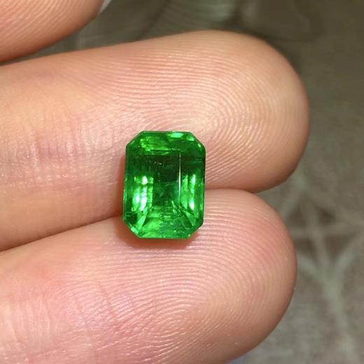 1.69ct 祖母绿裸石 商品图1