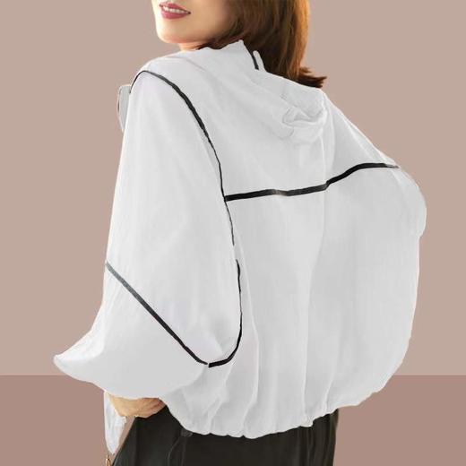  轻薄舒适大码女士防晒衣 中年款显年轻简约防晒 透气防晒衣女妈妈款夏季新款 时尚上衣防晒连帽宽松短外套 商品图3