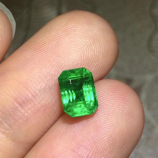 1.69ct 祖母绿裸石 商品图2