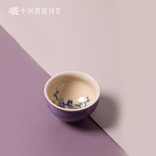问鼎钧瓷鹅黄青花闲意杯（白梅瑞鹤） 商品图0