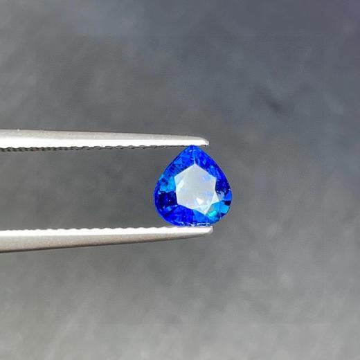 1.02ct 蓝宝石裸石 商品图1