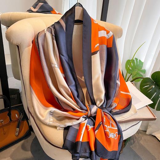 新款丝巾女 新丝缎薄款披肩潮牌沙滩巾 围巾装饰百搭仿真丝围脖 防晒配饰时尚大纱巾方巾 商品图2