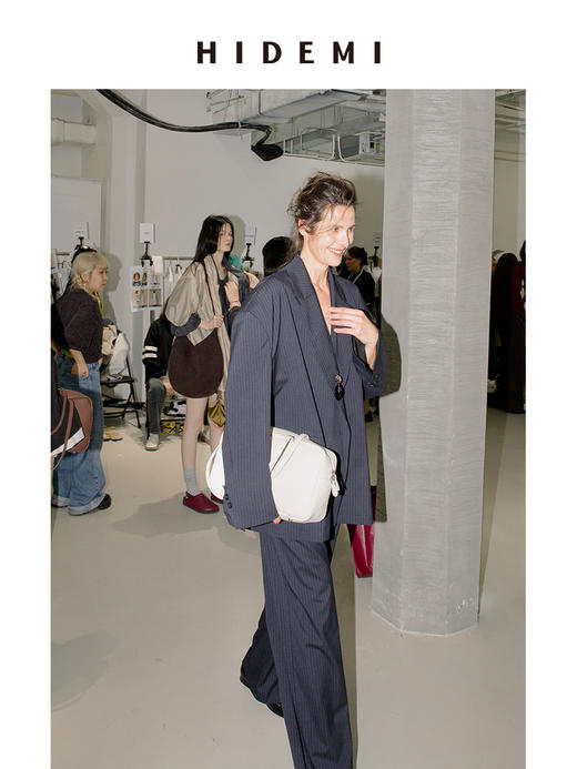 HIDEMI 秀款极简大廓形垫肩大宽肩藏蓝色色织条纹男朋友西装 商品图2