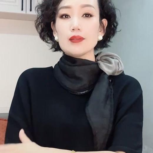 双层双面双色棉麻丝巾 包边爆款吊坠 百搭时尚多功能护颈围巾多功能丝巾 防晒配饰时尚纱巾方巾 商品图4