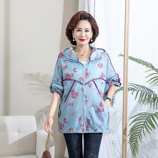 中国风女士防晒衣 水墨风妈妈防晒衣2024夏装新款洋气花色防晒衣 连帽长袖中年妈妈防晒衣大码夏天防晒衣 商品图1