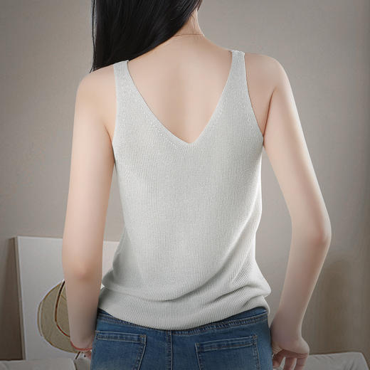 C2-时尚气质V领小吊带背心女西装内搭镶钻时髦外穿针织吊带打底衫  璀璨撩人 商品图4