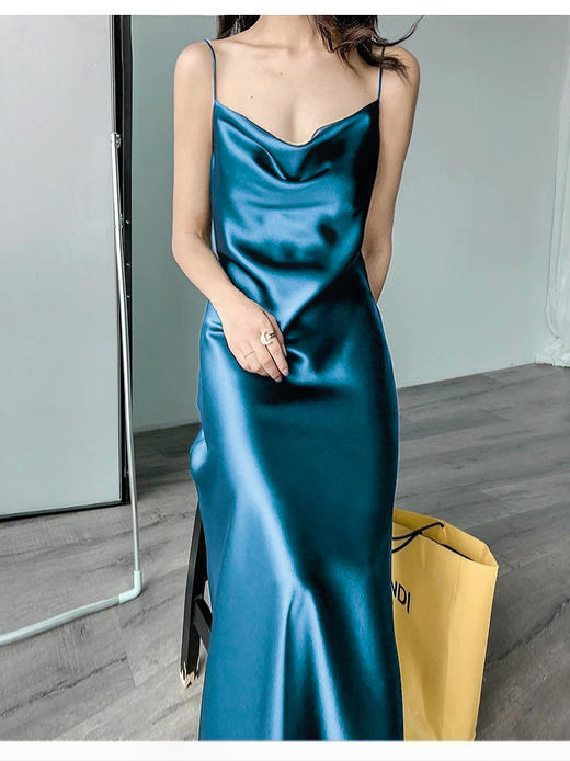 逸红颜明月优选 #流光溢彩孔雀蓝醋酸吊带裙,温温柔柔 商品图5