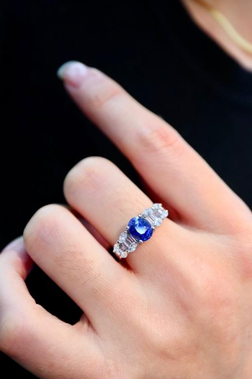 1.54ct 蓝宝石戒指 商品图6