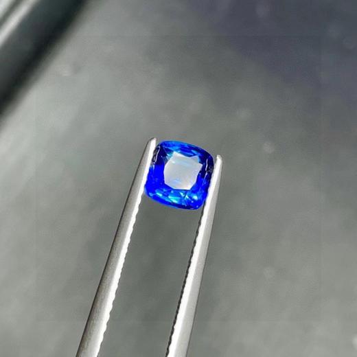 0.89ct 蓝宝石裸石 商品图7