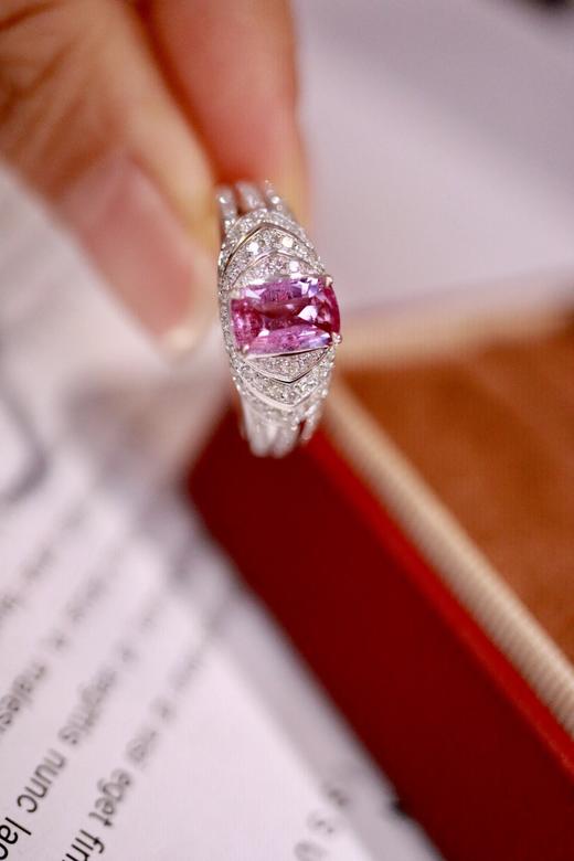 1.1ct 蓝宝石戒指 商品图1