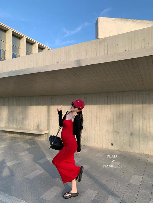 Read Nameless/红色瘦瘦吊带裙+黑色戴帽开衫夏季版 商品图5