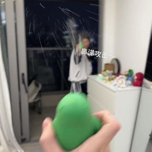 爆款丑萌绿头鱼水枪鼻涕攻击 创意整蛊解压滋水枪沙滩戏水鼻涕户外玩具 商品图1