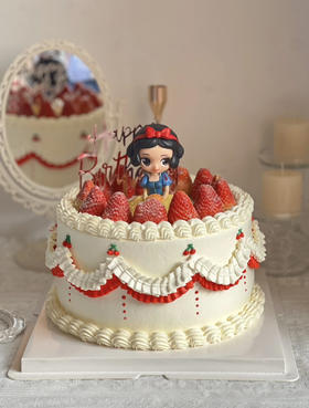 爱吃草莓的白雪公主蛋糕
