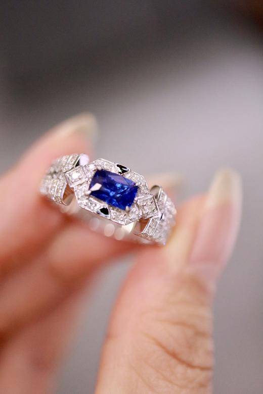 1.06ct 蓝宝石戒指 商品图2