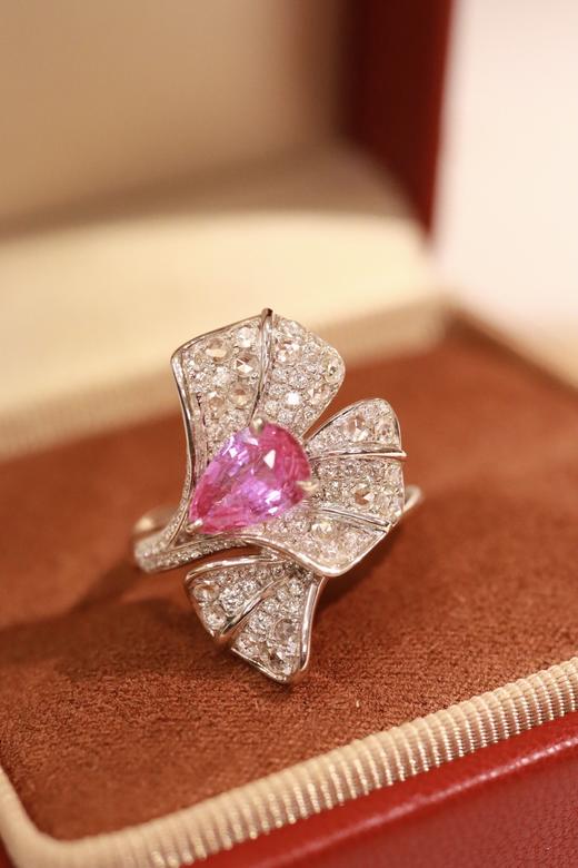 1.07ct 蓝宝石戒指 商品图3