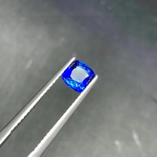 0.89ct 蓝宝石裸石 商品图1
