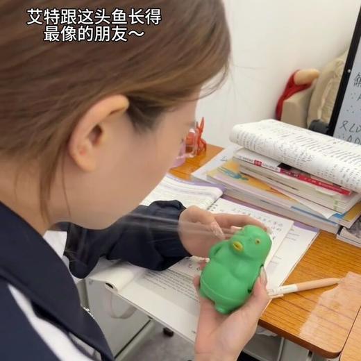 爆款丑萌绿头鱼水枪鼻涕攻击 创意整蛊解压滋水枪沙滩戏水鼻涕户外玩具 商品图2