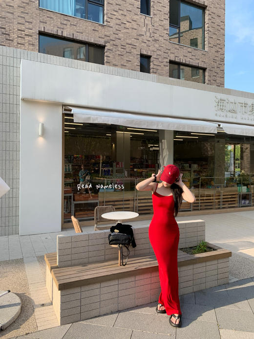 Read Nameless/红色瘦瘦吊带裙+黑色戴帽开衫夏季版 商品图7