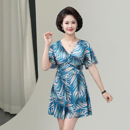中老年泳衣女 大码保守连体印花裙 遮肉显瘦妈妈款 加肥加大休闲泳装 商品图0