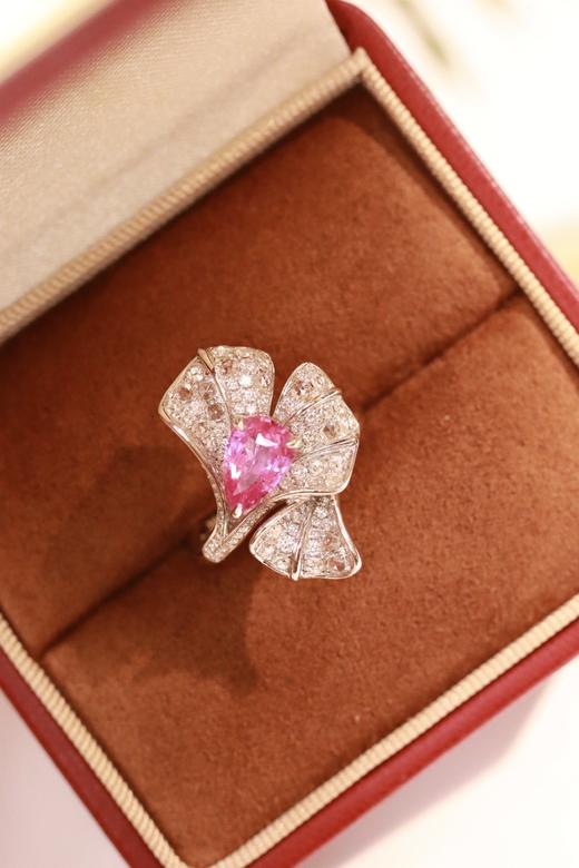 1.07ct 蓝宝石戒指 商品图1