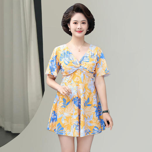 中老年泳衣女 大码保守连体印花裙 遮肉显瘦妈妈款 加肥加大休闲泳装 商品图2