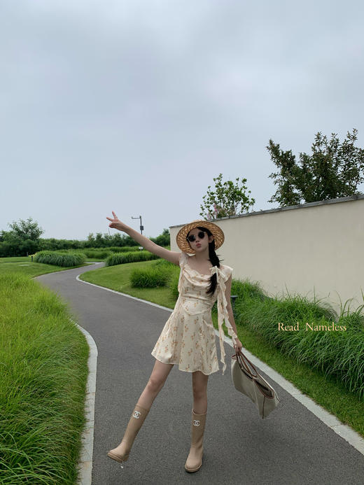 Read Nameless/度假飘带碎花裙 商品图8