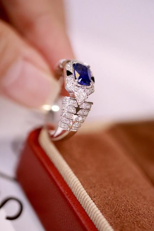 1.06ct 蓝宝石戒指 商品图1
