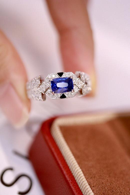 1.06ct 蓝宝石戒指 商品图4