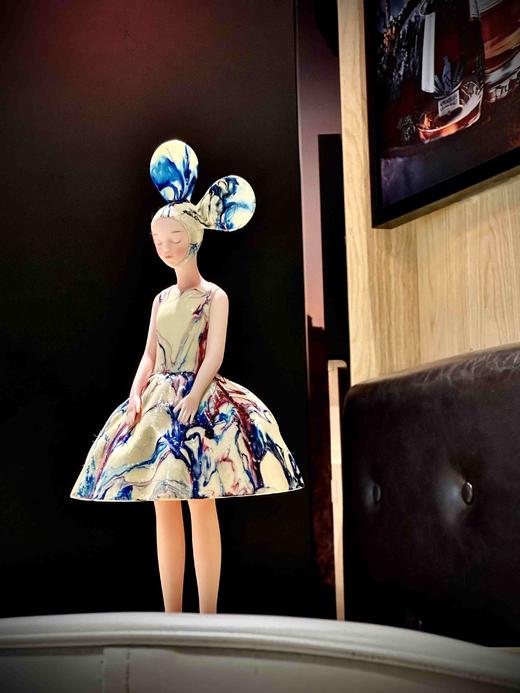 帅鹰《墨未央》然女孩 商品图0