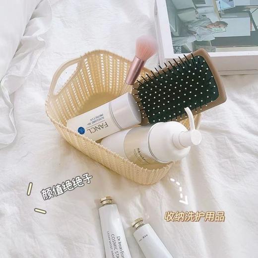 「买1送1，9.9到手1大1小两个」新款仿藤编桌面收纳篮 居家日用塑料收纳筐厨房筐零食收纳整理盒浴室洗澡收纳框 商品图3