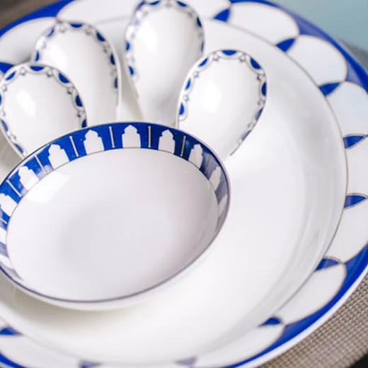 【专柜-多样屋】多样屋骨瓷餐具套装家用碗盘波斯蓝韵餐具22头 商品图5