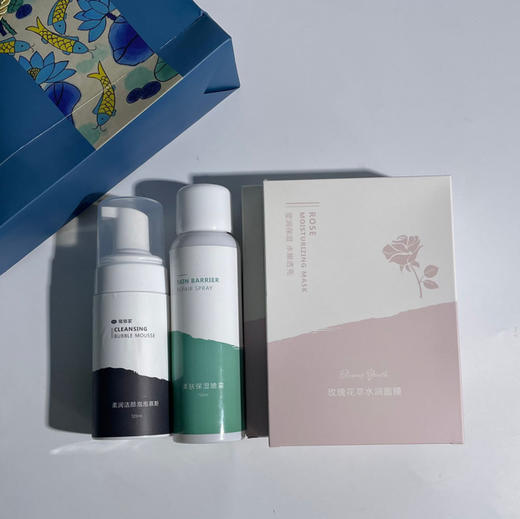 玫瑰主题限定悦人悦己伴手礼：玫瑰花瓣洁面晶 玫瑰果油 150ml玫瑰园鲜活水 50g玫瑰菁纯霜 5片玫瑰花萃面膜 手护组合两件套（椰奶护手霜和茶树手消）：纯原料级鲜活玫瑰香氛主打，还可组合其他心悦组合 商品图8