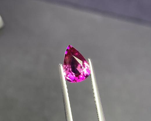 1.22ct 粉蓝宝裸石 商品图1